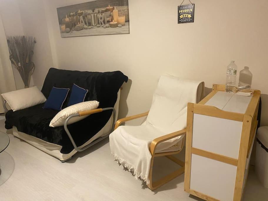 Un Petit Coin De Paradis Beau 2 Pieces Greolieres Extérieur photo